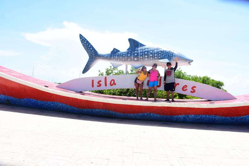 PDC: Isla Mujeres Catamaran Tour with Snorkeling - Who should book this catamaran day?