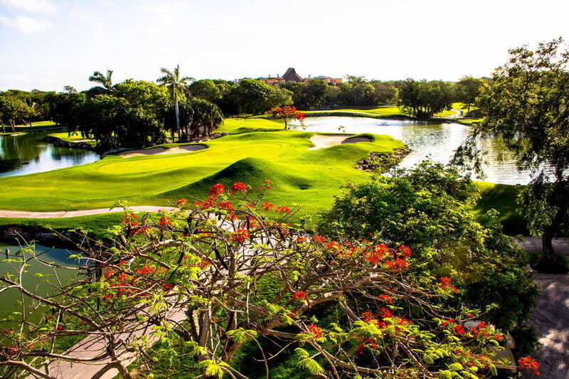 Play Iberostar Cancun Golf Course W/Clubs - Food and beverages add value, but ask what is served