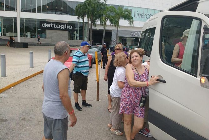 Private Cancun Shopping and City Tour - Plaza 28 and downtown shopping