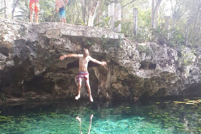 Private Cenotes tour - Lunch at a local spot, not just a box meal