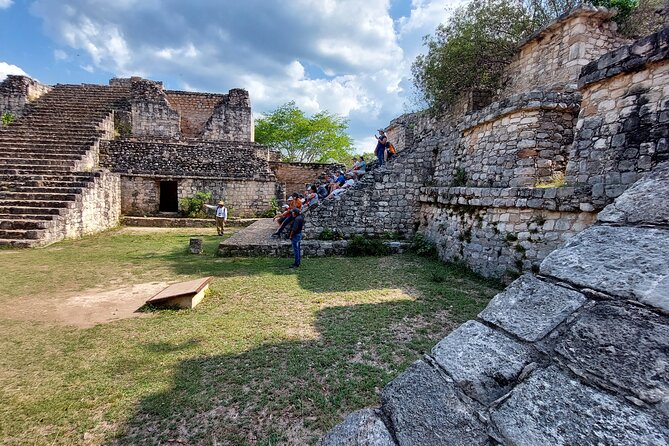 Private guide service in the archaeological zone of Ek Balam - What the private setup means for your time