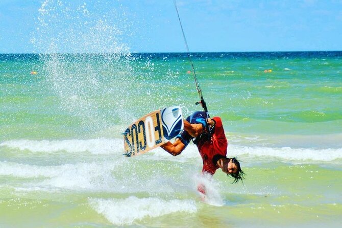 Private Kitesurfing Lessons in Tulum with a Private Beach Access 3hrs - Equipment from international brands