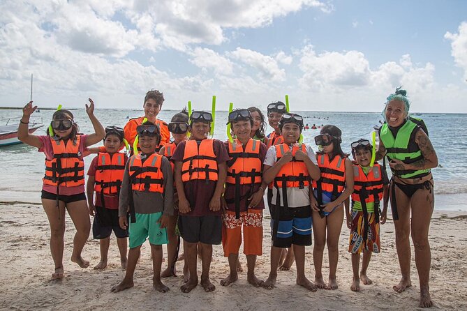 Private Responsible Experience with Turtles (groups of 3 plus) - Key points about the Akumal turtle experience