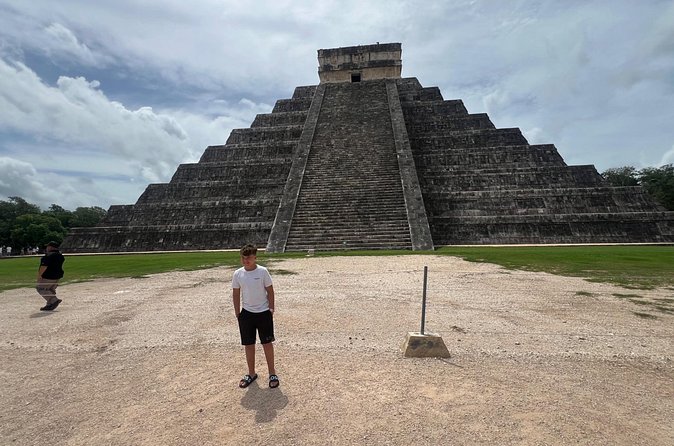 Private Tour to Chichén Itzá with Cenote Experience - A Yucatecan buffet instead of a rushed roadside meal