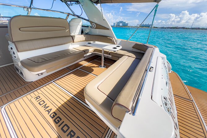 Private Yacht Rental Cancun Up to 15 passengers Isla Mujeres - How the crew affects the day