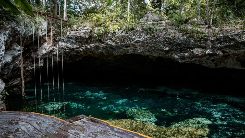 Riviera Maya: Tulum Ruins and 2 Cenotes Half-Day Tour - Heat, shade, and better Tulum photographs