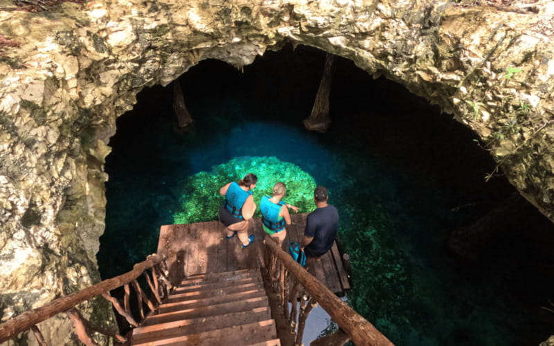 Riviera Maya: Tulum Ruins Tour, Turtle Swimming, Cenotes, and Lunch. - Tulum before the heat arrives