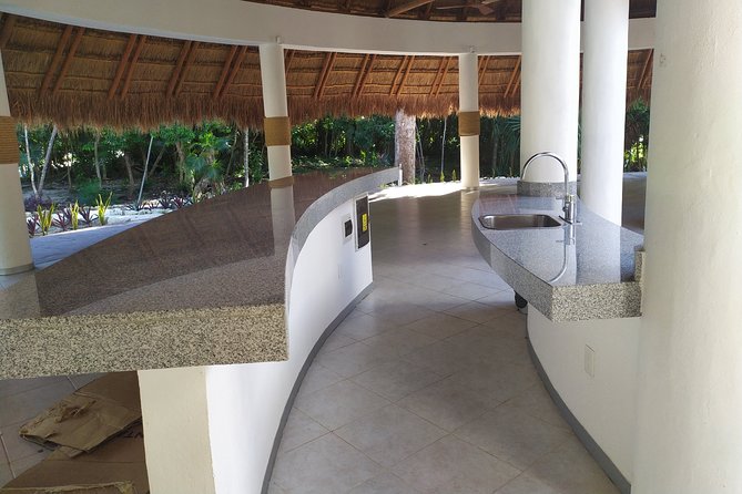 Salsa Classes Tulum and Bachata - Why the Private Group Format Matters