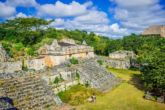 Self-Guided Audio Walking Tour of Mexico’s Ek Balam - Sacbe, defensive walls, and the entrance arch
