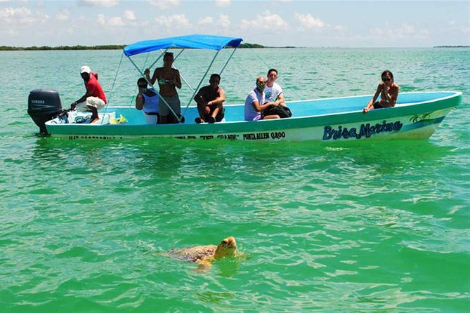 Sian Ka'an Biosphere Full Day Boat Tour with Lunch - Buffet lunch near a small island village