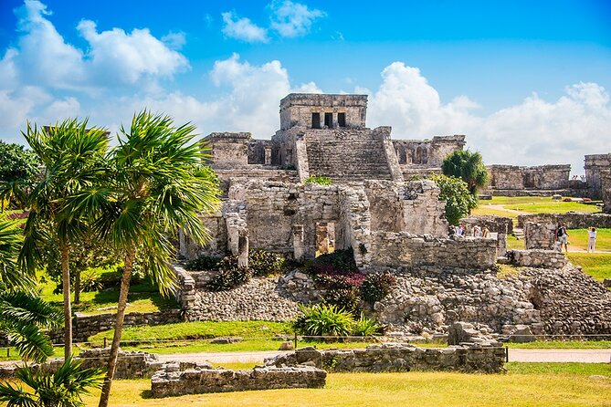 Small group tour in Tulum Ruins - Cenote Cave and GoPro pictures - Tulum ruins with Beto or Cesar