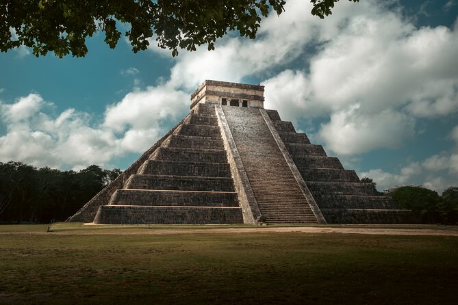 Small Group with early access to Chichen Itza, Ekbalam and Cenote - Why the early start matters at Chichen Itza
