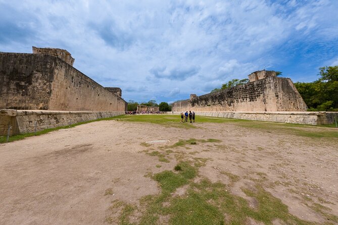 Small Group with early access to Chichen Itza, Ekbalam and Cenote - Should you book this Chichen Itza and Ek Balam tour?