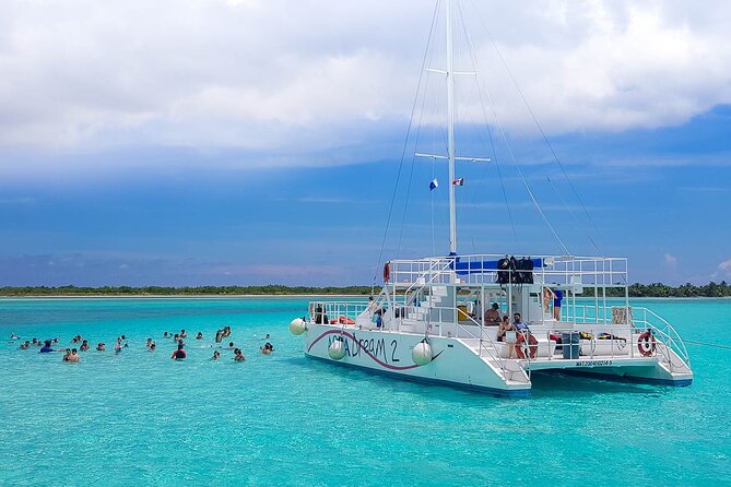 Tour to Cozumel by Catamaran with Snorkeling and Buffet Lunch - Cielito, Manta Rays, and the Playa Mia Transfer