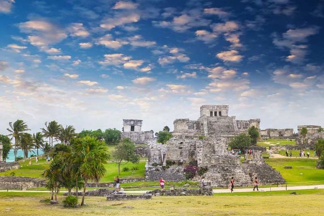 Tour to visit the archeological site of Tulum, Coba and a Cenote in one day - Tulum’s coastal ruins in two hours