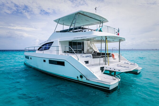 Tulum All Inclusive DJ Party – 51' Leopard PowerCat 4h - The DJ changes the mood of the cruise