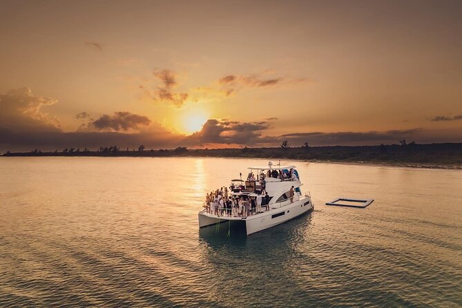 Tulum All Inclusive DJ Party – 51' Leopard PowerCat 4h - The final hour returns to Puerto Aventuras