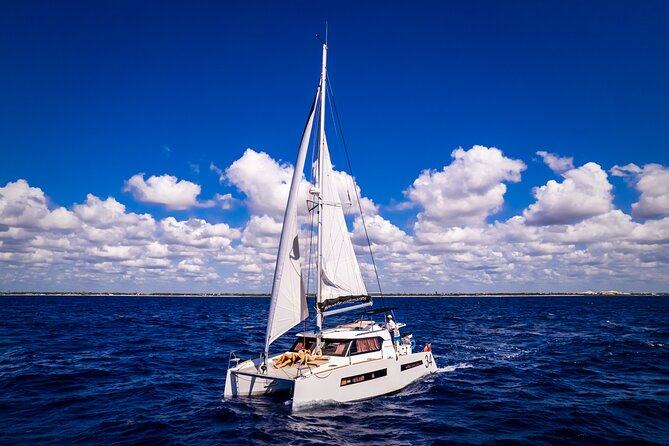 Tulum: Luxury Sail & Snorkel – All Inclusive 34' Catamaran - Leaving from Puerto Aventuras Marina