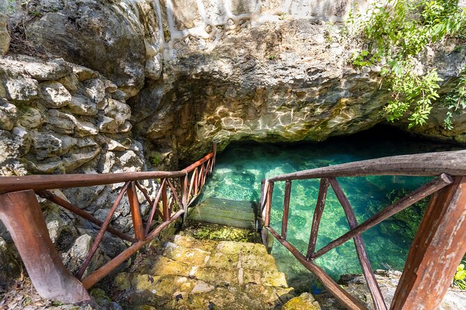 Tulum Mayan Ruins GPS Self-Guided Walking Audio Tour - Temple of the Wind above the Caribbean