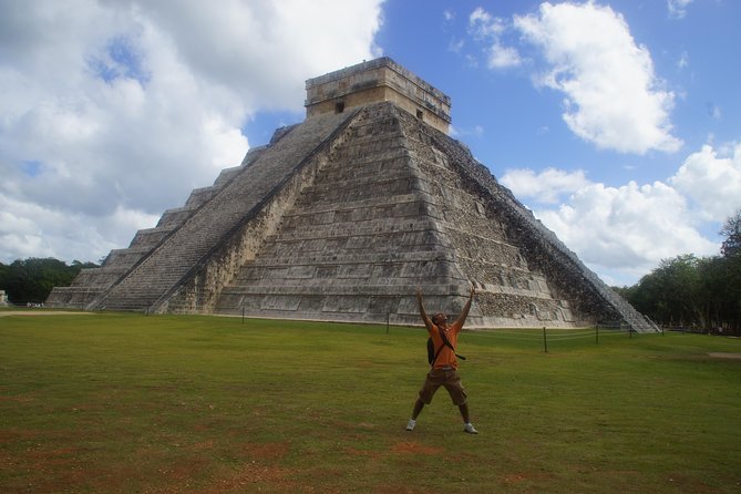 VIP Chichen Itza Private Tour - Luxury Car - Three hours among Maya monuments