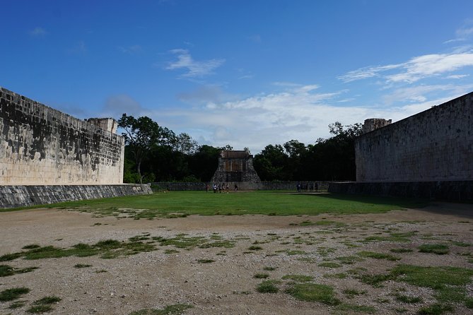 VIP Chichen Itza Private Tour - Luxury Car - One hour at Cenote San Lorenzo Oxman